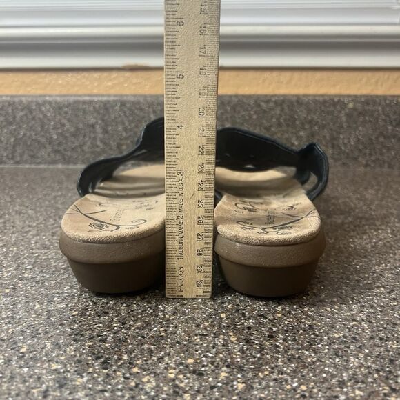 Baretraps Comfort Casual Slip On Sandals Women's Size 11W Faux Leather Navy Blue - Picture 8 of 10